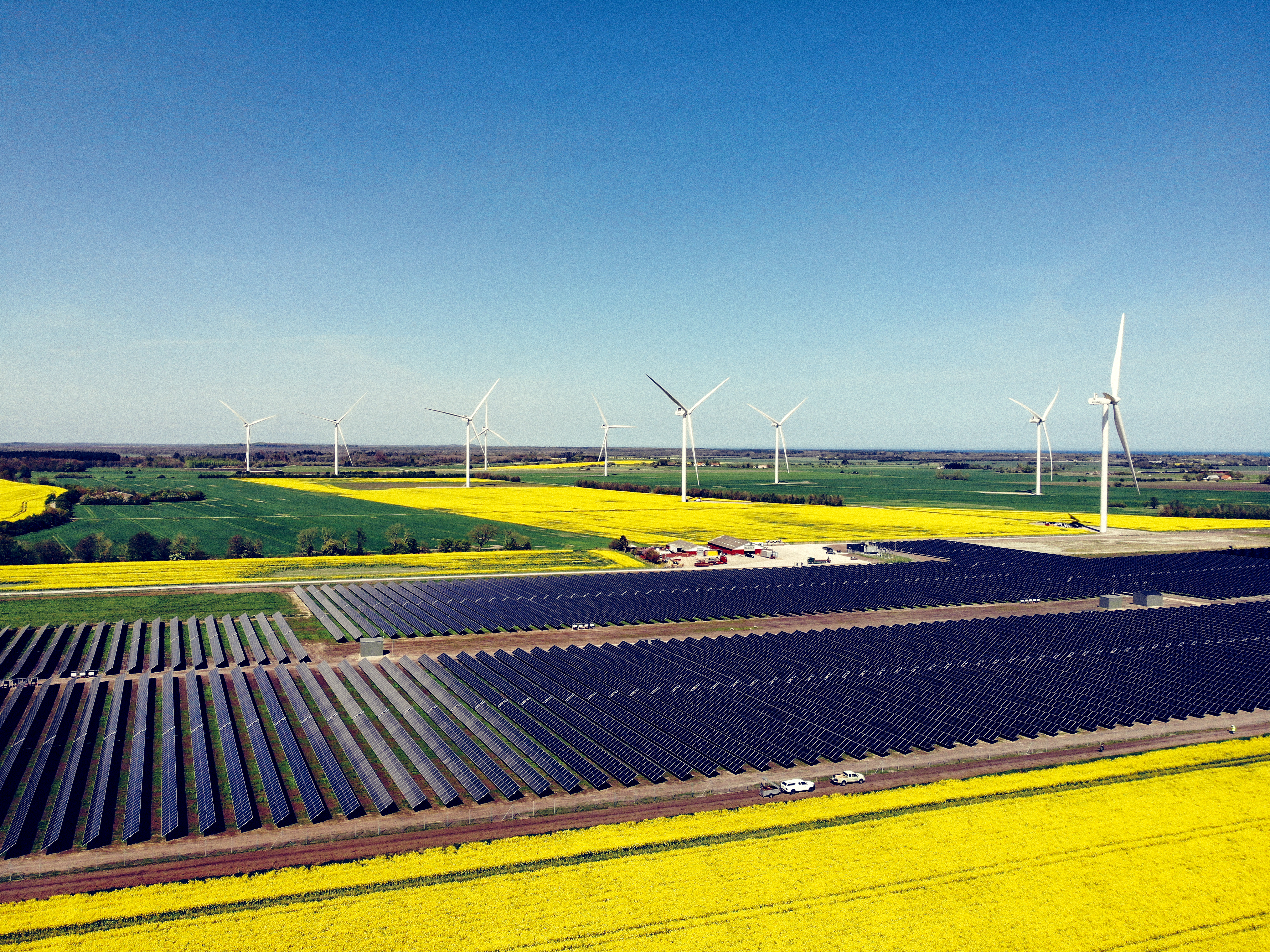 <p>Windenergie- und Solarprojekte</p>